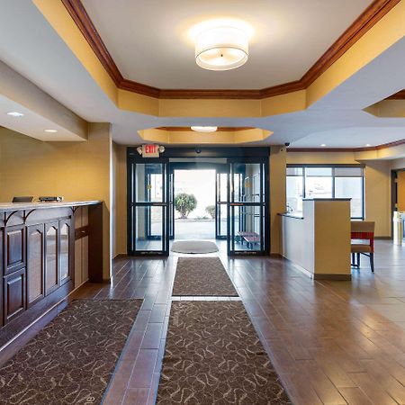 Comfort Suites South Haven Near I-96 Exteriör bild