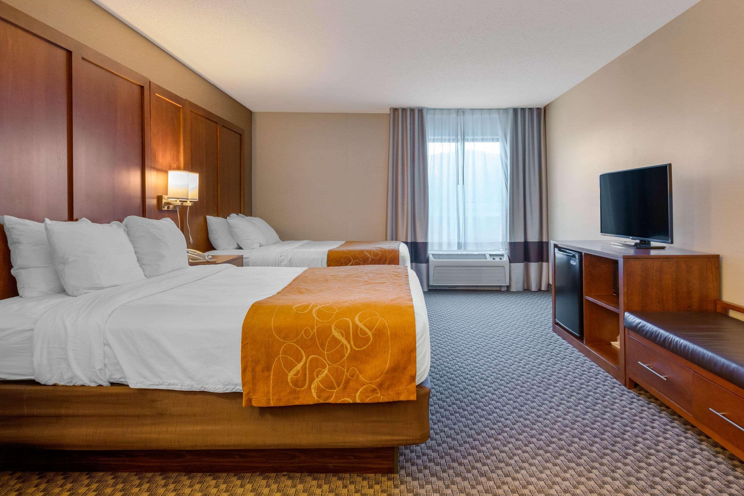 Comfort Suites South Haven Near I-96 Exteriör bild