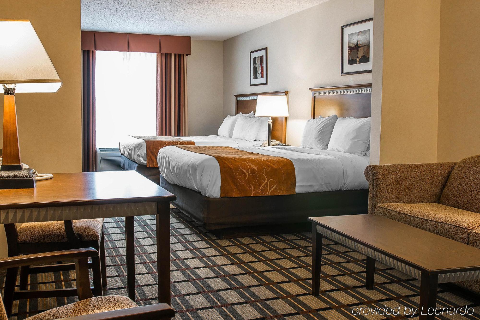 Comfort Suites South Haven Near I-96 Exteriör bild
