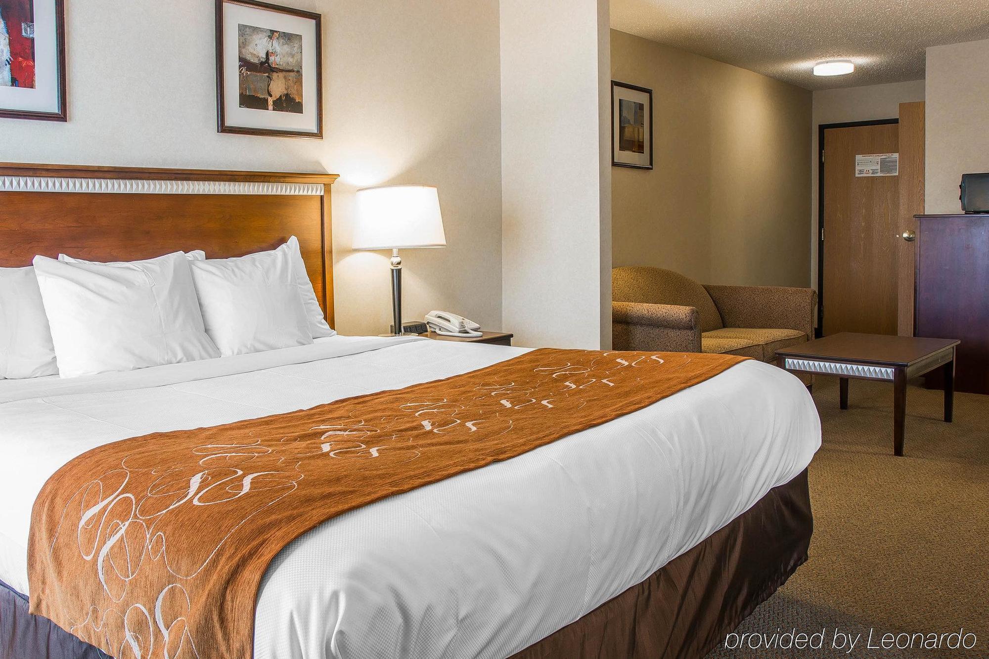 Comfort Suites South Haven Near I-96 Exteriör bild