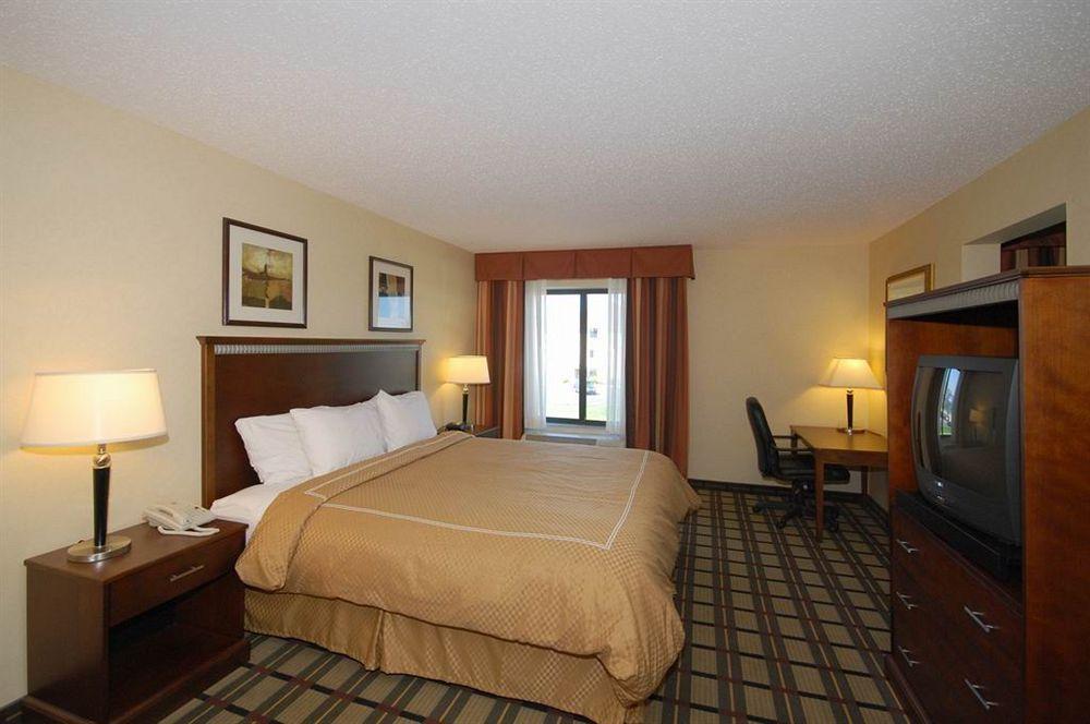 Comfort Suites South Haven Near I-96 Exteriör bild