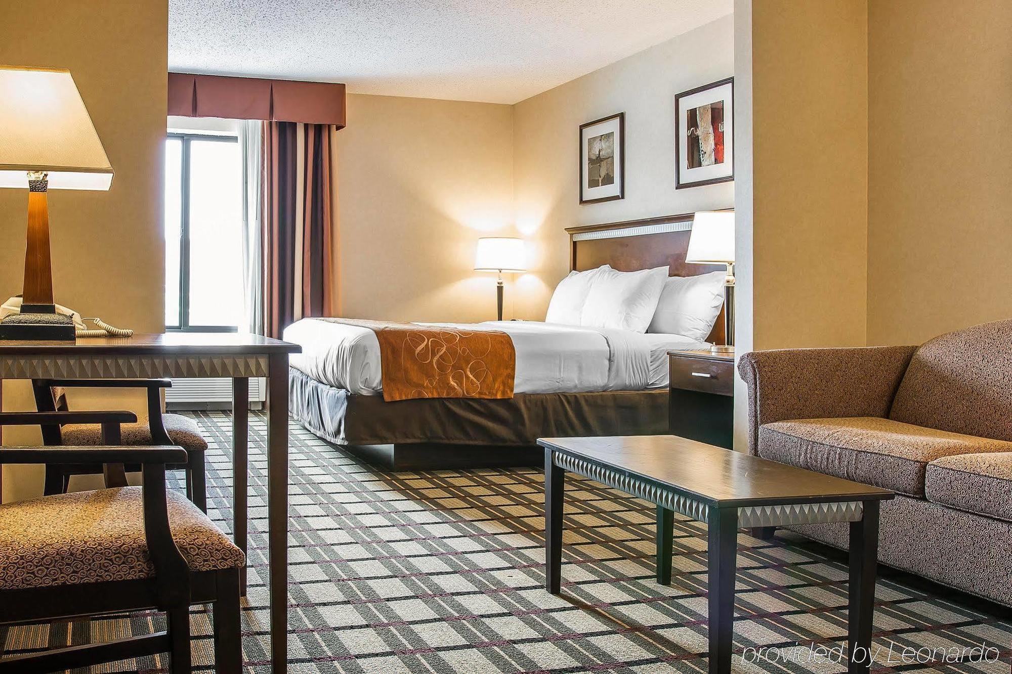 Comfort Suites South Haven Near I-96 Exteriör bild
