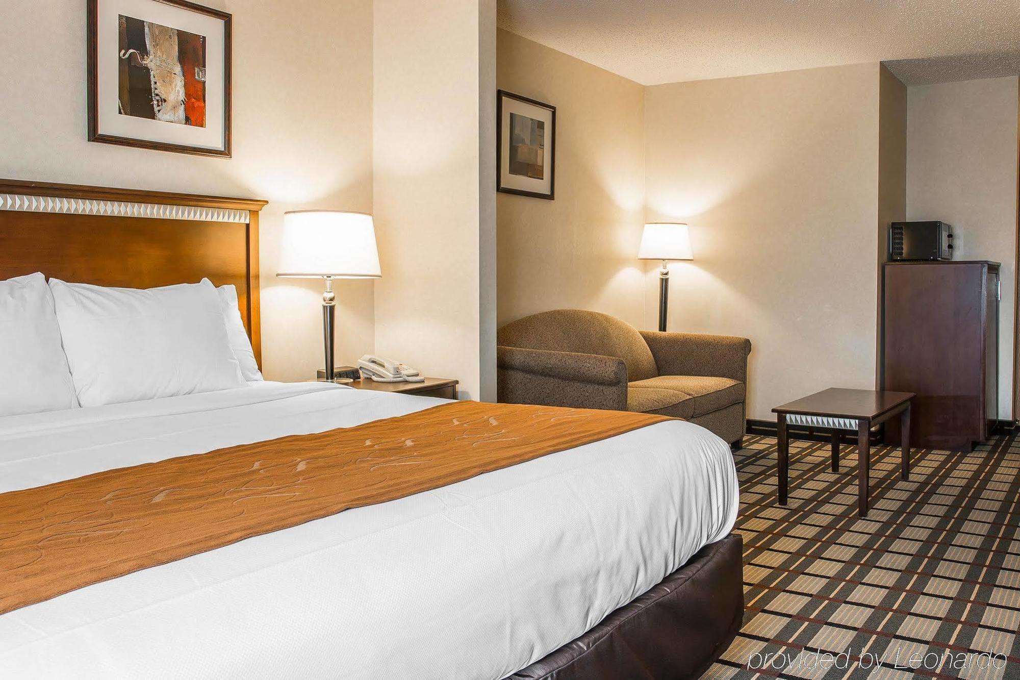Comfort Suites South Haven Near I-96 Exteriör bild